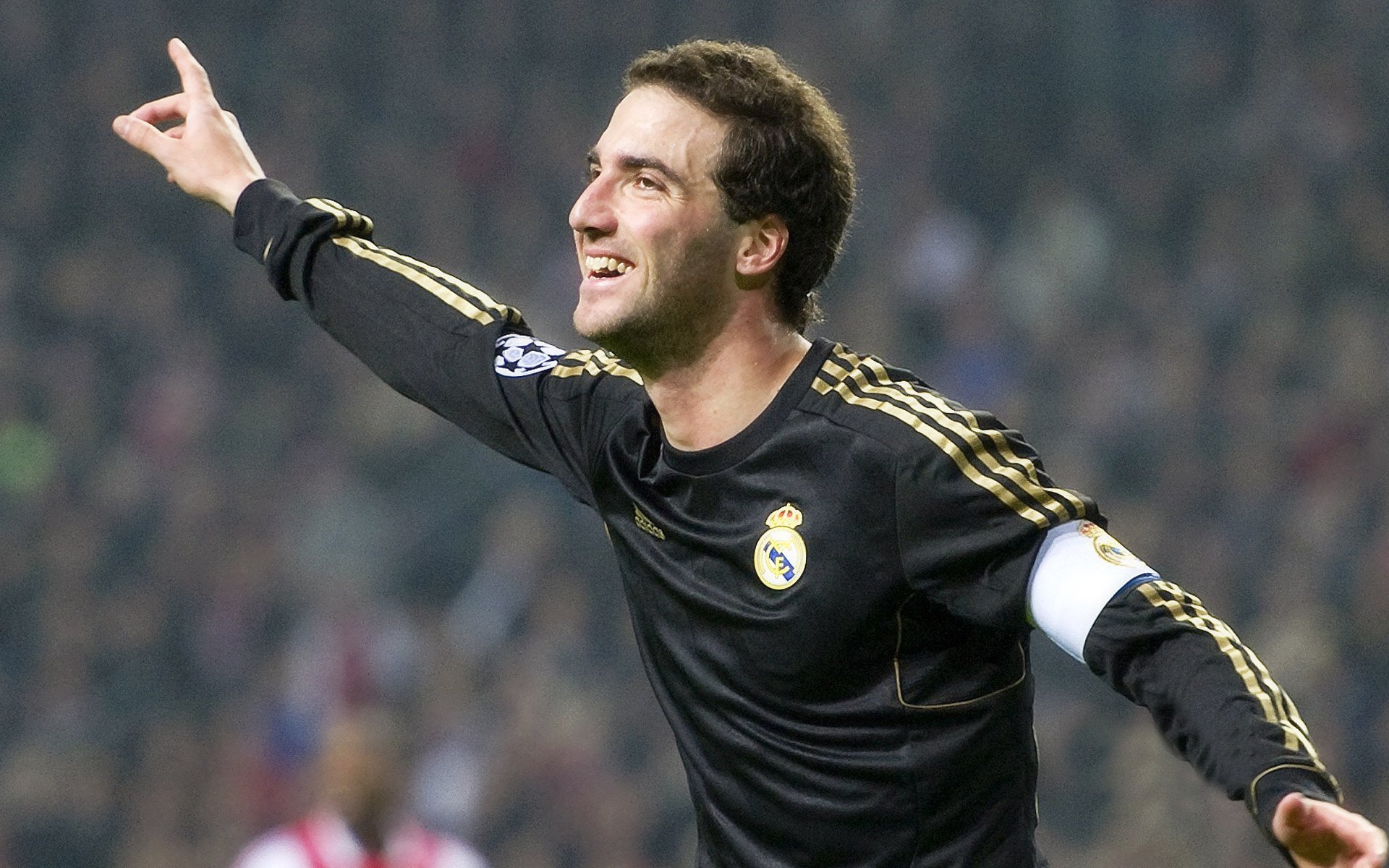 逆境中的“绝地反击”：球队如何实现奇迹逆转，逆境绝地反击口号